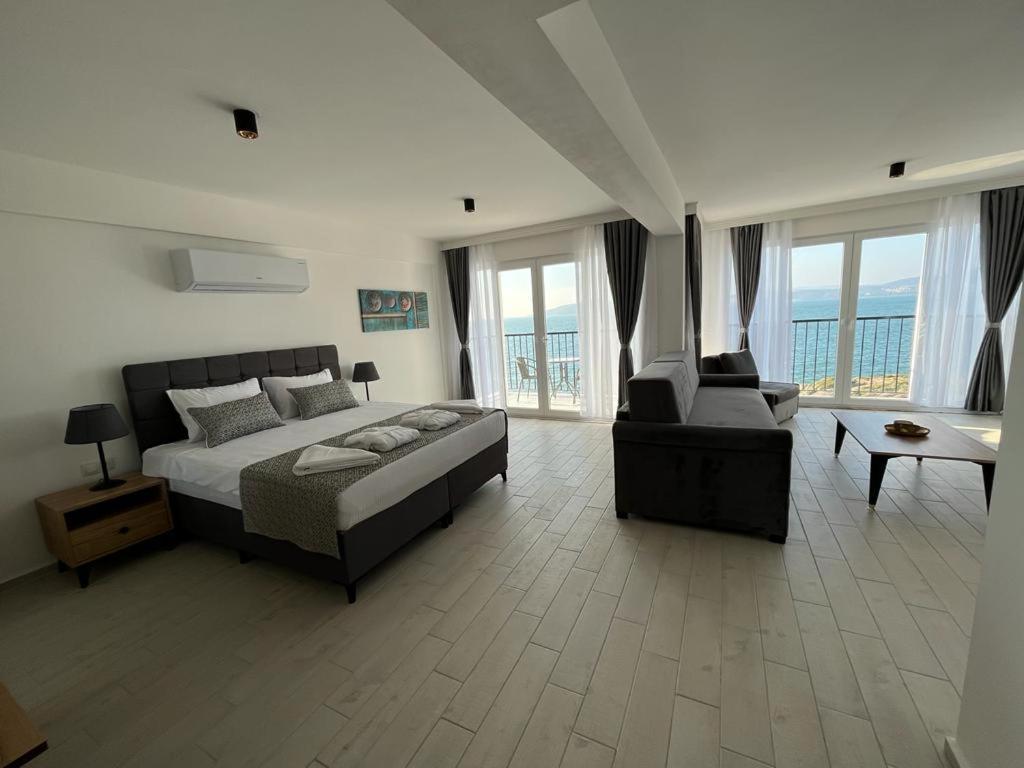 Ni Marin Hotel Миляс Экстерьер фото
