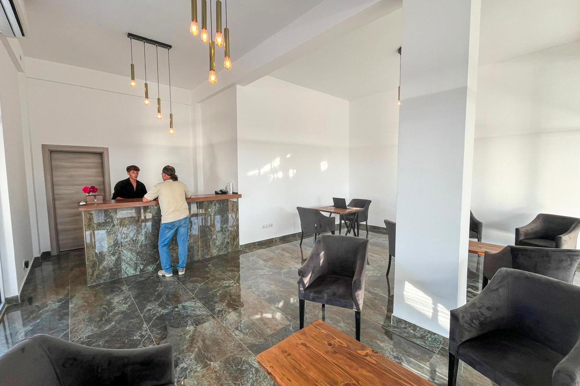Ni Marin Hotel Миляс Экстерьер фото
