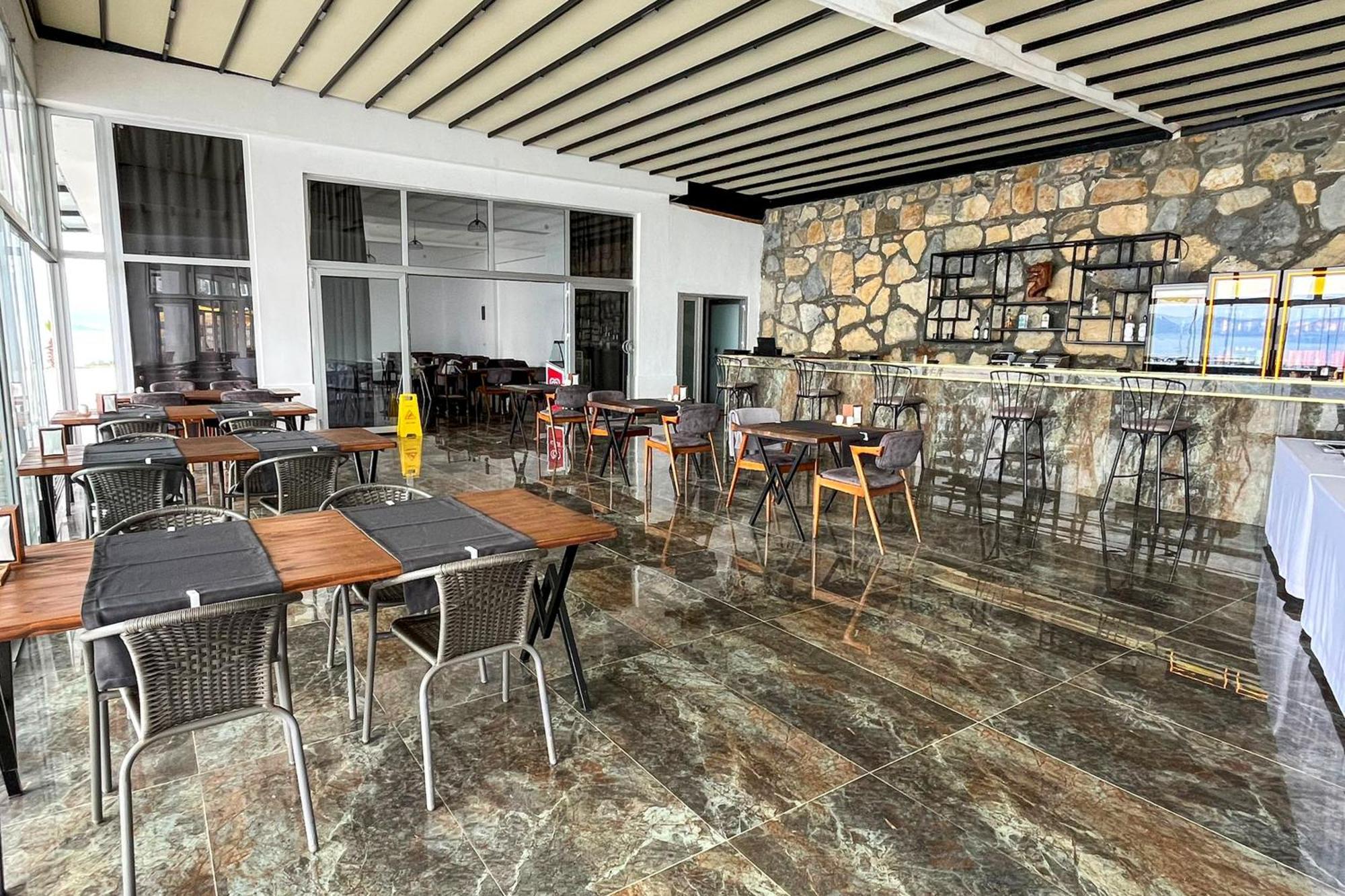Ni Marin Hotel Миляс Экстерьер фото